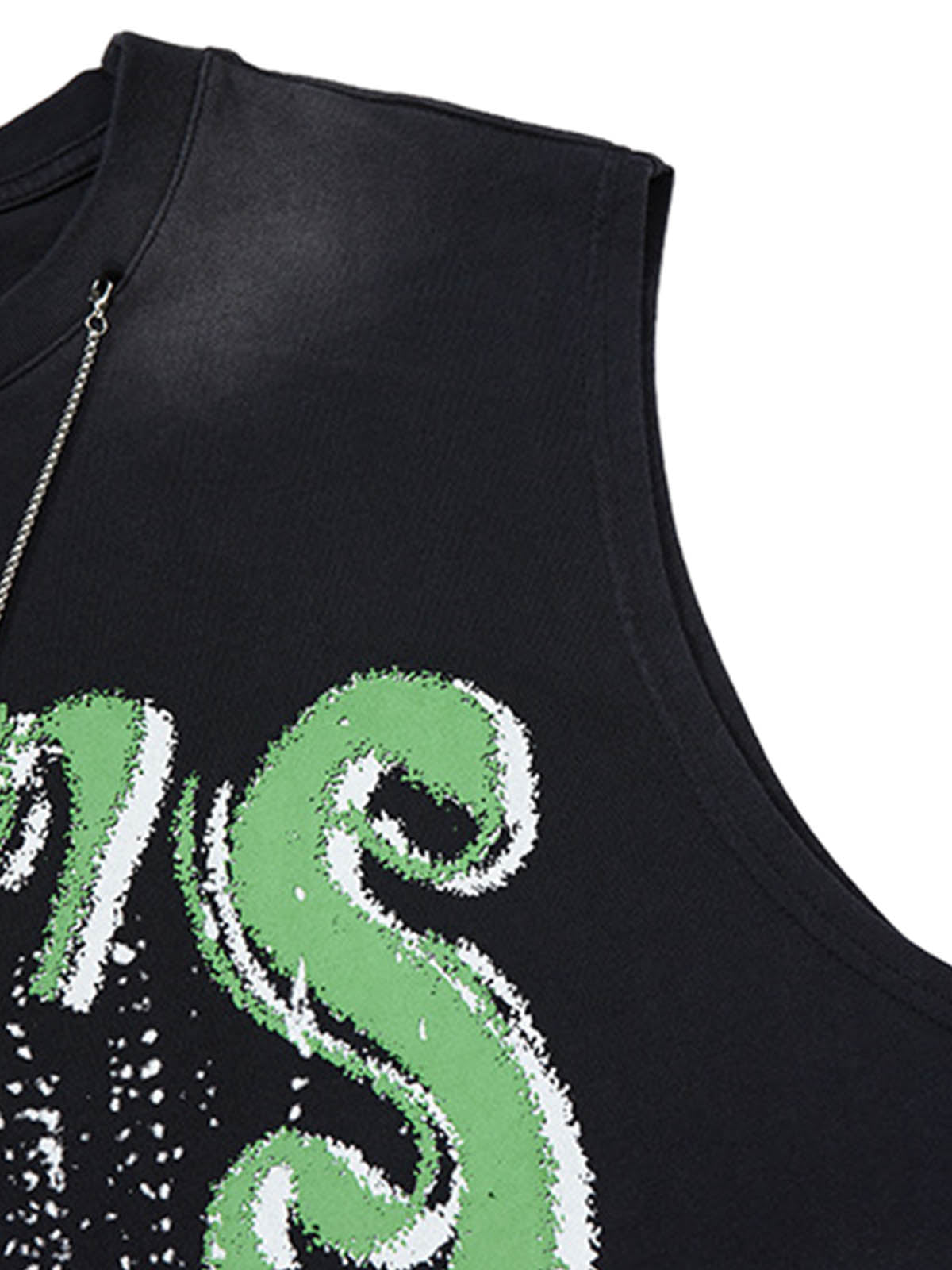 Street Graphic Spray Print Necklace T-Shirt